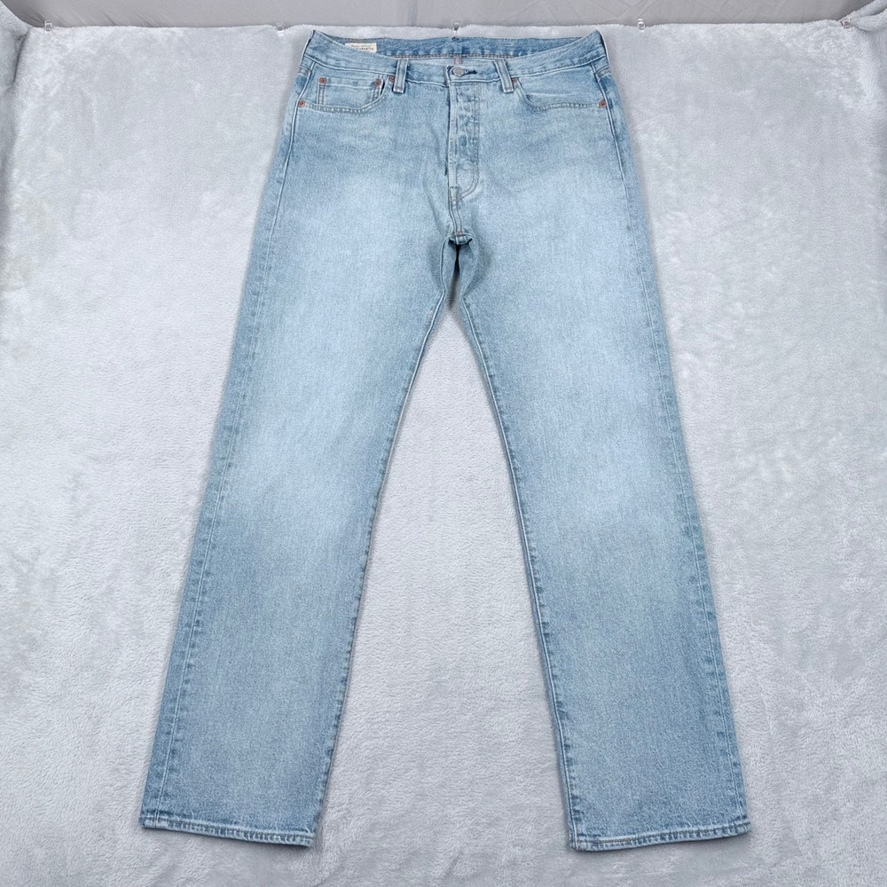 Levis Premium 501 Original Fit Jeans Mens 33x31 Light Wash Blue Straight Denim